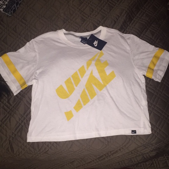Nike Tops - Nike Crop Top